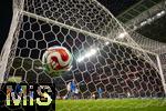 17.11.2025, Fussball WM-Qualifikation Europa 2025/26, 10.Spieltag,  Deutschland - Slowakei, in der Red-Bull-Arena Leipzig (Deutschland). Torschuss von Serge Gnabry (Deutschland), der Ball zappelt im Netz, Towart Martin Dubravka (Slowakei) geschlagen am Boden.
