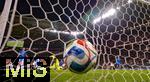 17.11.2025, Fussball WM-Qualifikation Europa 2025/26, 10.Spieltag,  Deutschland - Slowakei, in der Red-Bull-Arena Leipzig (Deutschland). Torschuss von Serge Gnabry (Deutschland), der Ball zappelt im Netz, Towart Martin Dubravka (Slowakei) geschlagen am Boden.