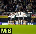 17.11.2025, Fussball WM-Qualifikation Europa 2025/26, 10.Spieltag,  Deutschland - Slowakei, in der Red-Bull-Arena Leipzig (Deutschland). Motivationskreis der Deutschen Spieler vor dem Anpfiff.