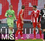 22.11.2025, Fussball Bundesliga 2025/2026, 11.Spieltag, FC Bayern M�nchen - SC Freiburg, in der Allianz-Arena M�nchen,  v.l. Torwart Manuel Neuer (FC Bayern M�nchen), Harry Kane (FC Bayern M�nchen) und Leon Goretzka (FC Bayern M�nchen) sind unzufrieden.


