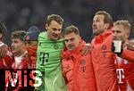 22.11.2025, Fussball Bundesliga 2025/2026, 11.Spieltag, FC Bayern M�nchen - SC Freiburg, in der Allianz-Arena M�nchen,  Schlussjubel v.l. Hiroki Ito (FC Bayern M�nchen), Tom Bischof (Bayern M�nchen), Sacha Boey (FC Bayern M�nchen), Torwart Manuel Neuer (FC Bayern M�nchen), Joshua Kimmich (FC Bayern M�nchen), Harry Kane (FC Bayern M�nchen), Konrad Laimer (FC Bayern M�nchen) 


