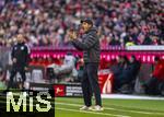 22.11.2025, Fussball Bundesliga 2025/2026, 11.Spieltag, FC Bayern M�nchen - SC Freiburg, in der Allianz-Arena M�nchen, Trainer Julian Schuster (SC Freiburg) in Rage an der Seitenlinie.