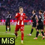 22.11.2025, Fussball Bundesliga 2025/2026, 11.Spieltag, FC Bayern M�nchen - SC Freiburg, in der Allianz-Arena M�nchen,  Lennart Karl (FC Bayern M�nchen) unzufrieden.
