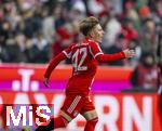 22.11.2025, Fussball Bundesliga 2025/2026, 11.Spieltag, FC Bayern M�nchen - SC Freiburg, in der Allianz-Arena M�nchen,  Lennart Karl (FC Bayern M�nchen) Torjubel 