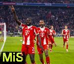 22.11.2025, Fussball Bundesliga 2025/2026, 11.Spieltag, FC Bayern M�nchen - SC Freiburg, in der Allianz-Arena M�nchen,  Torjubel, Dayot Upamecano (li, FC Bayern M�nchen), mit Jonathan Tah (FC Bayern M�nchen) 