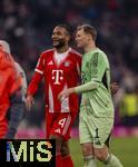 22.11.2025, Fussball Bundesliga 2025/2026, 11.Spieltag, FC Bayern M�nchen - SC Freiburg, in der Allianz-Arena M�nchen, re: Torwart Manuel Neuer (FC Bayern M�nchen) mit Schnauzbart beim Schlussjubel mit Jonathan Tah (FC Bayern M�nchen) 