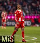 22.11.2025, Fussball Bundesliga 2025/2026, 11.Spieltag, FC Bayern M�nchen - SC Freiburg, in der Allianz-Arena M�nchen, Michael Olise (FC Bayern M�nchen) �rgert sich 