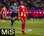 22.11.2025, Fussball Bundesliga 2025/2026, 11.Spieltag, FC Bayern M�nchen - SC Freiburg, in der Allianz-Arena M�nchen, Michael Olise (FC Bayern M�nchen) �rgert sich 