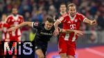 22.11.2025, Fussball Bundesliga 2025/2026, 11.Spieltag, FC Bayern M�nchen - SC Freiburg, in der Allianz-Arena M�nchen, v.li: Maximilian Eggestein (SC Freiburg) gegen Harry Kane (FC Bayern M�nchen) 