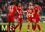 22.11.2025, Fussball Bundesliga 2025/2026, 11.Spieltag, FC Bayern M�nchen - SC Freiburg, in der Allianz-Arena M�nchen, Torjubel, v.li: Nicolas Jackson (FC Bayern M�nchen), Michael Olise (FC Bayern M�nchen), Josip Stanisic (Bayern M�nchen), Luis Diaz (FC Bayern M�nchen) 