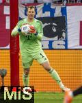 22.11.2025, Fussball Bundesliga 2025/2026, 11.Spieltag, FC Bayern M�nchen - SC Freiburg, in der Allianz-Arena M�nchen, Torwart Manuel Neuer (FC Bayern M�nchen) hat den Ball 
