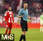 22.11.2025, Fussball Bundesliga 2025/2026, 11.Spieltag, FC Bayern M�nchen - SC Freiburg, in der Allianz-Arena M�nchen, Schiedsrichter Sven Jablonski