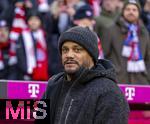 22.11.2025, Fussball Bundesliga 2025/2026, 11.Spieltag, FC Bayern M�nchen - SC Freiburg, in der Allianz-Arena M�nchen, Trainer Vincent Kompany (FC Bayern M�nchen) nachdenklich 
