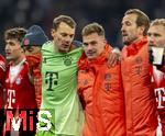 22.11.2025, Fussball Bundesliga 2025/2026, 11.Spieltag, FC Bayern M�nchen - SC Freiburg, in der Allianz-Arena M�nchen, Schlussjubel, Torwart Manuel Neuer (FC Bayern M�nchen) und Joshua Kimmich (FC Bayern M�nchen) mit Oberlippenbart.