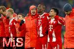 22.11.2025, Fussball Bundesliga 2025/2026, 11.Spieltag, FC Bayern M�nchen - SC Freiburg, in der Allianz-Arena M�nchen, Schlussjubel, Aleksandar Pavlovic (Bayern M�nchen), Nicolas Jackson (FC Bayern M�nchen), Luis Diaz (FC Bayern M�nchen) 