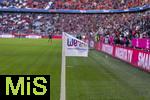 22.11.2025, Fussball Bundesliga 2025/2026, 11.Spieltag, FC Bayern M�nchen - SC Freiburg, in der Allianz-Arena M�nchen, Eckfahne mit Aufsruck f�r die Europameisterschaft der Frauen 2029 in Deustchland