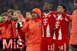 22.11.2025, Fussball Bundesliga 2025/2026, 11.Spieltag, FC Bayern M�nchen - SC Freiburg, in der Allianz-Arena M�nchen, Schlussjubel, Aleksandar Pavlovic (Bayern M�nchen), Nicolas Jackson (FC Bayern M�nchen), Luis Diaz (FC Bayern M�nchen) 