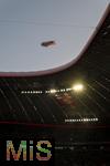 22.11.2025, Fussball Bundesliga 2025/2026, 11.Spieltag, FC Bayern M�nchen - SC Freiburg, in der Allianz-Arena M�nchen, TRIGEMA-Heissluftballon als Werbung �ber dem Stadion schwebend.