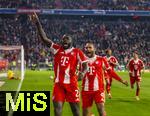 22.11.2025, Fussball Bundesliga 2025/2026, 11.Spieltag, FC Bayern M�nchen - SC Freiburg, in der Allianz-Arena M�nchen, Torjubel, v.li: Dayot Upamecano (FC Bayern M�nchen) mit Jonathan Tah (FC Bayern M�nchen) 