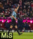 22.11.2025, Fussball Bundesliga 2025/2026, 11.Spieltag, FC Bayern M�nchen - SC Freiburg, in der Allianz-Arena M�nchen, Schiedsrichter Sven Jablonski 