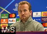 25.11.2025,  Fussball UEFA Championsleague 2025/2026: Pressekonferenz des FC Bayern Mnchen am Tag vor dem Spiel FC Arsenal - FC Bayern Mnchen, im Emirates-Stadion London (England). Harry Kane (FC Bayern Mnchen)  bei der Pressekonferenz
  

