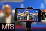 25.11.2025,  Fussball UEFA Championsleague 2025/2026: Pressekonferenz des FC Bayern Mnchen am Tag vor dem Spiel FC Arsenal - FC Bayern Mnchen, im Emirates-Stadion London (England). Trainer Vincent Kompany (FC Bayern Mnchen)    bei der Pressekonferenz
  

