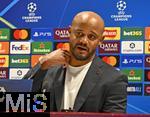 25.11.2025,  Fussball UEFA Championsleague 2025/2026: Pressekonferenz des FC Bayern Mnchen am Tag vor dem Spiel FC Arsenal - FC Bayern Mnchen, im Emirates-Stadion London (England). Trainer Vincent Kompany (FC Bayern Mnchen)    bei der Pressekonferenz
  

