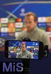 25.11.2025,  Fussball UEFA Championsleague 2025/2026: Pressekonferenz des FC Bayern Mnchen am Tag vor dem Spiel FC Arsenal - FC Bayern Mnchen, im Emirates-Stadion London (England). Harry Kane (FC Bayern Mnchen)   bei der Pressekonferenz
  

