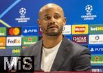 25.11.2025,  Fussball UEFA Championsleague 2025/2026: Pressekonferenz des FC Bayern M�nchen am Tag vor dem Spiel FC Arsenal - FC Bayern M�nchen, im Emirates-Stadion London (England). Trainer Vincent Kompany (FC Bayern M�nchen) steht Rede und Antwort f�r die Journalisten.
  

