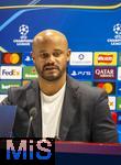 25.11.2025,  Fussball UEFA Championsleague 2025/2026: Pressekonferenz des FC Bayern M�nchen am Tag vor dem Spiel FC Arsenal - FC Bayern M�nchen, im Emirates-Stadion London (England). Trainer Vincent Kompany (FC Bayern M�nchen) steht Rede und Antwort f�r die Journalisten.
  

