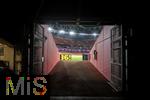 25.11.2025,  Fussball UEFA Championsleague 2025/2026: Pressekonferenz des FC Bayern M�nchen am Tag vor dem Spiel FC Arsenal - FC Bayern M�nchen, im Emirates-Stadion London (England).  Blick in das noch leere Stadion durch einen Eingang am Spielfeldrand.
  

