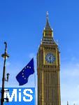 26.11.2025,  London (England), Demonstrationen in der Millionenmetropole, unter anderem gegen den Brexit. Hier hngt eine Europische Flagge in der Nhe des Big Ben Turmes.