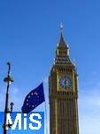 26.11.2025,  London (England), Demonstrationen in der Millionenmetropole, unter anderem gegen den Brexit. Hier hngt eine Europische Flagge in der Nhe des Big Ben Turmes.