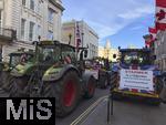 26.11.2025,  London (England), in der Millionenmetropole demonstrieren heute hunderte Bauern mit ihren groen Traktoren gegen die Britische Regierung unter Keir Starmer (Premierminister des Vereinigten Knigreiches), der die Erbschaftssteuer fr Landwirte wieder eingefhrt hat.
