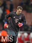 26.11.2025,  Fussball UEFA Championsleague 2025/2026: Vorrunde 5.Spieltag, FC Arsenal - FC Bayern Mnchen, im Emirates-Stadion London (England) Torwart Manuel Neuer (FC Bayern Mnchen) beim Aufwrmen.
  

