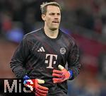 26.11.2025,  Fussball UEFA Championsleague 2025/2026: Vorrunde 5.Spieltag, FC Arsenal - FC Bayern Mnchen, im Emirates-Stadion London (England) Torwart Manuel Neuer (FC Bayern Mnchen) beim Aufwrmen.
  

