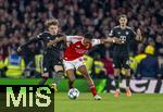 26.11.2025,  Fussball UEFA Championsleague 2025/2026: Vorrunde 5.Spieltag, FC Arsenal - FC Bayern M�nchen, im Emirates-Stadion London (England), v.l: Lennart Karl (FC Bayern M�nchen) gegen Myles Lewis-Skelly (FC Arsenal) 