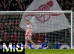 26.11.2025,  Fussball UEFA Championsleague 2025/2026: Vorrunde 5.Spieltag, FC Arsenal - FC Bayern M�nchen, im Emirates-Stadion London (England), Torwart Manuel Neuer (FC Bayern M�nchen) nachdenklich 