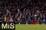 26.11.2025,  Fussball UEFA Championsleague 2025/2026: Vorrunde 5.Spieltag, FC Arsenal - FC Bayern M�nchen, im Emirates-Stadion London (England), Frust nach einem Gegentor, v.lI. Serge Gnabry (FC Bayern M�nchen), Aleksandar Pavlovic (Bayern M�nchen) , Dayot Upamecano (FC Bayern M�nchen), Joshua Kimmich (FC Bayern M�nchen) 
