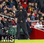 26.11.2025,  Fussball UEFA Championsleague 2025/2026: Vorrunde 5.Spieltag, FC Arsenal - FC Bayern M�nchen, im Emirates-Stadion London (England), Trainer Vincent Kompany (FC Bayern M�nchen) nachdenklich 