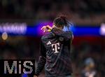 26.11.2025,  Fussball UEFA Championsleague 2025/2026: Vorrunde 5.Spieltag, FC Arsenal - FC Bayern M�nchen, im Emirates-Stadion London (England), Michael Olise (FC Bayern M�nchen) nachdenklich.