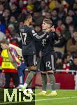 26.11.2025,  Fussball UEFA Championsleague 2025/2026: Vorrunde 5.Spieltag, FC Arsenal - FC Bayern M�nchen, im Emirates-Stadion London (England), Torjubel v.li: Michael Olise (FC Bayern M�nchen) mit Lennart Karl (FC Bayern M�nchen) 