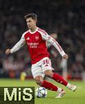 26.11.2025,  Fussball UEFA Championsleague 2025/2026: Vorrunde 5.Spieltag, FC Arsenal - FC Bayern M�nchen, im Emirates-Stadion London (England), Martin Zubimendi (FC Arsenal) am Ball 