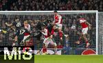 26.11.2025,  Fussball UEFA Championsleague 2025/2026: Vorrunde 5.Spieltag, FC Arsenal - FC Bayern M�nchen, im Emirates-Stadion London (England),  v.l. Noni Madueke (FC Arsenal), Harry Kane (FC Bayern M�nchen), Aleksandar Pavlovic (Bayern M�nchen) , Michael Olise (FC Bayern M�nchen), Jonathan Tah (FC Bayern M�nchen), Christhian Mosquera (FC Arsenal), Dayot Upamecano (FC Bayern M�nchen) und Mikel Merino (FC Arsenal)
