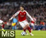 26.11.2025,  Fussball UEFA Championsleague 2025/2026: Vorrunde 5.Spieltag, FC Arsenal - FC Bayern M�nchen, im Emirates-Stadion London (England), Martin Zubimendi (FC Arsenal) am Ball 