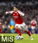 26.11.2025,  Fussball UEFA Championsleague 2025/2026: Vorrunde 5.Spieltag, FC Arsenal - FC Bayern M�nchen, im Emirates-Stadion London (England), Martin Zubimendi (FC Arsenal) am Ball 
