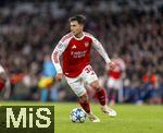 26.11.2025,  Fussball UEFA Championsleague 2025/2026: Vorrunde 5.Spieltag, FC Arsenal - FC Bayern M�nchen, im Emirates-Stadion London (England), Martin Zubimendi (FC Arsenal) am Ball 
