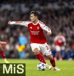 26.11.2025,  Fussball UEFA Championsleague 2025/2026: Vorrunde 5.Spieltag, FC Arsenal - FC Bayern M�nchen, im Emirates-Stadion London (England), Martin Zubimendi (FC Arsenal) am Ball 