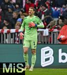 29.11.2025, Fussball Bundesliga 2025/2026, 12.Spieltag, FC Bayern Mnchen - FC St. Pauli, in der Allianz-Arena Mnchen,  Torwart Manuel Neuer (FC Bayern Mnchen) nachdenklich.


