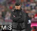 29.11.2025, Fussball Bundesliga 2025/2026, 12.Spieltag, FC Bayern Mnchen - FC St. Pauli, in der Allianz-Arena Mnchen,  Trainer Alexander Blessin (FC St. Pauli) nachdenklich.


